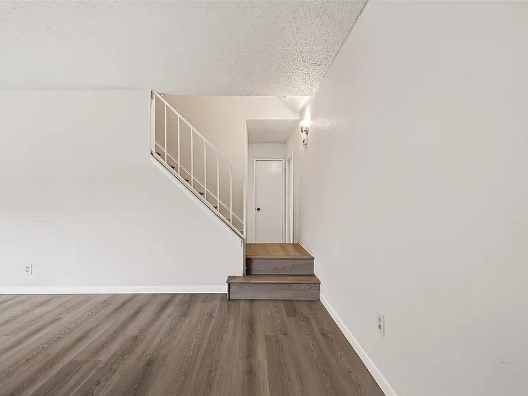 7523 La Place Dr — Photo 5