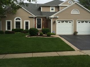 1668 Hampshire Dr, Elk Grove Village, IL 60007