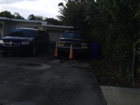 2642 Grant Street, Hollywood, FL 33020