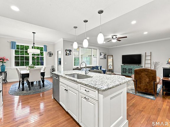 4th image of 46 Bridlewood Lane #46