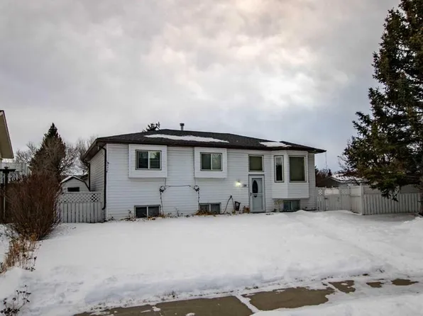 128 W 10th Ave NE, Sundre, AB T0M 1X0