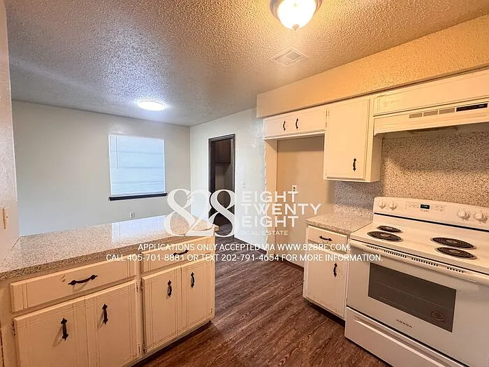 4103 N Oak Grove Dr — Photo 9