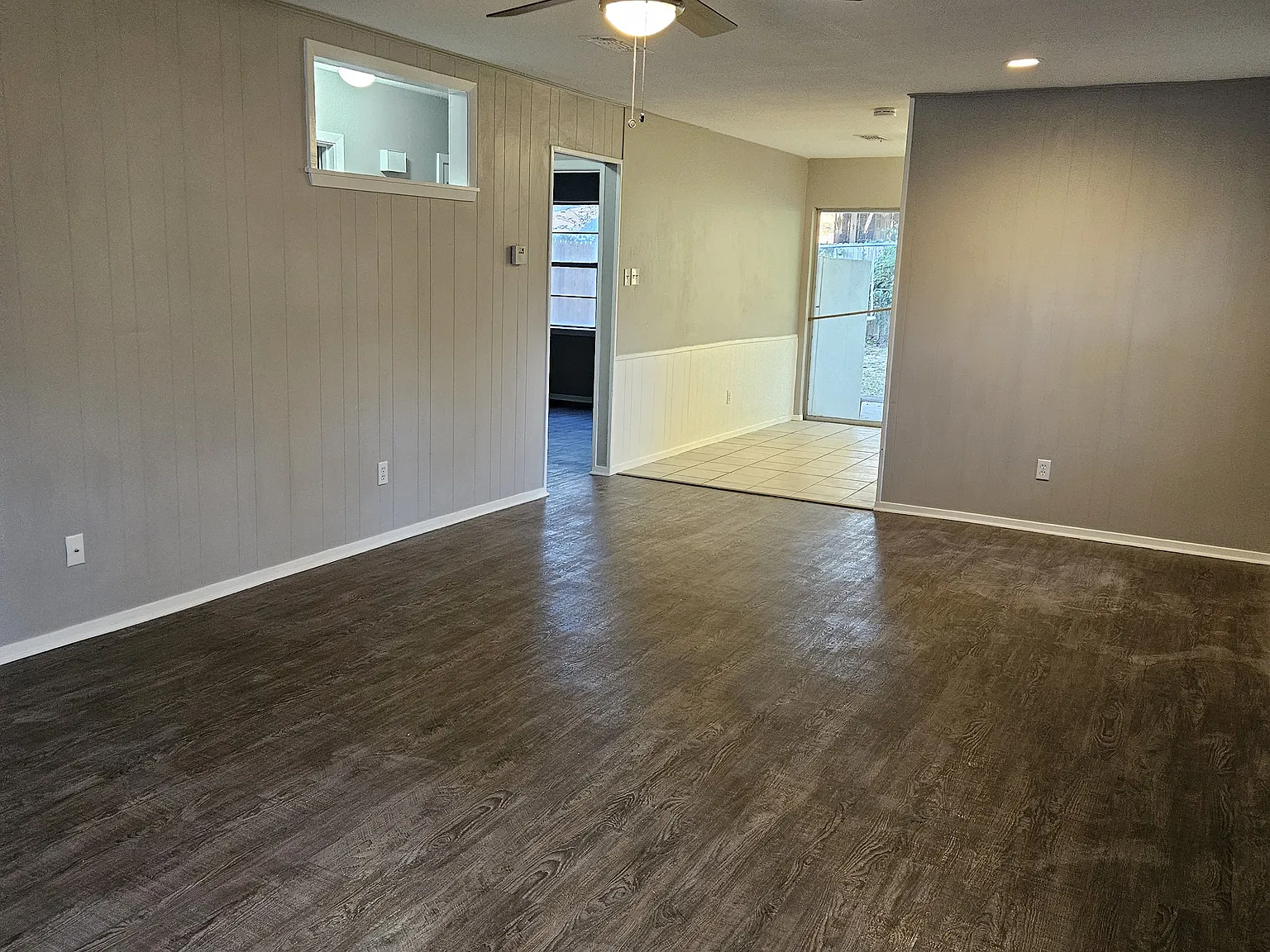 2 bed, 1054 sqft, $1,800 — Photo 4