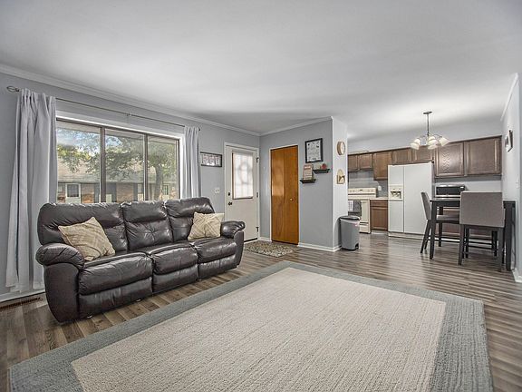 2nd image of 19 Old Mill Dr Unit 15
