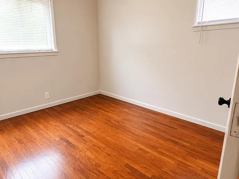 27392 Osmun St — Photo 11