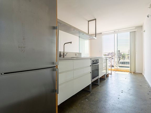 4th image of 542 Saint Marks Ave #700