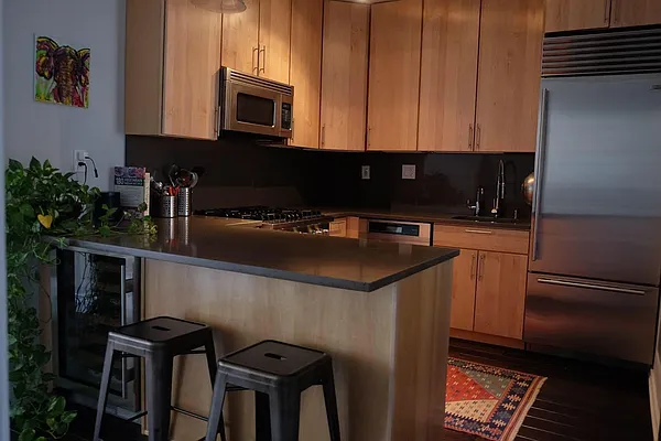 Rented by Bank Neary | media 6