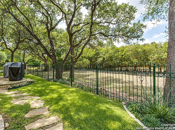 3rd image of 139 Antler Cir