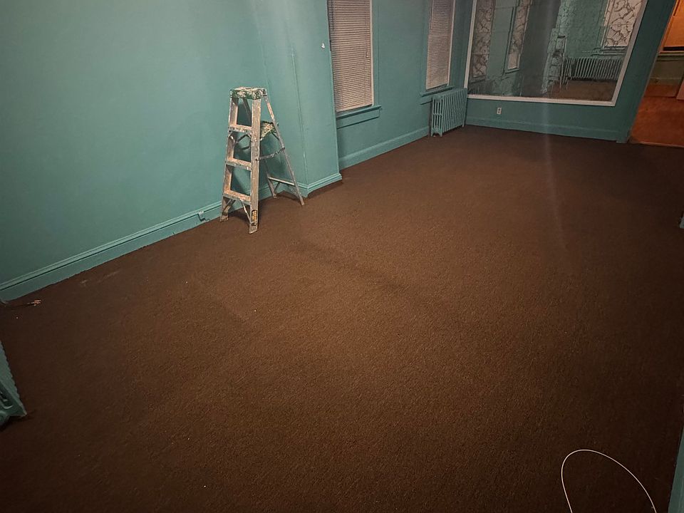 1st image of 165 Campbell Ave #2