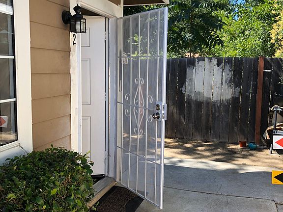 4th image of 560 Texas St #2