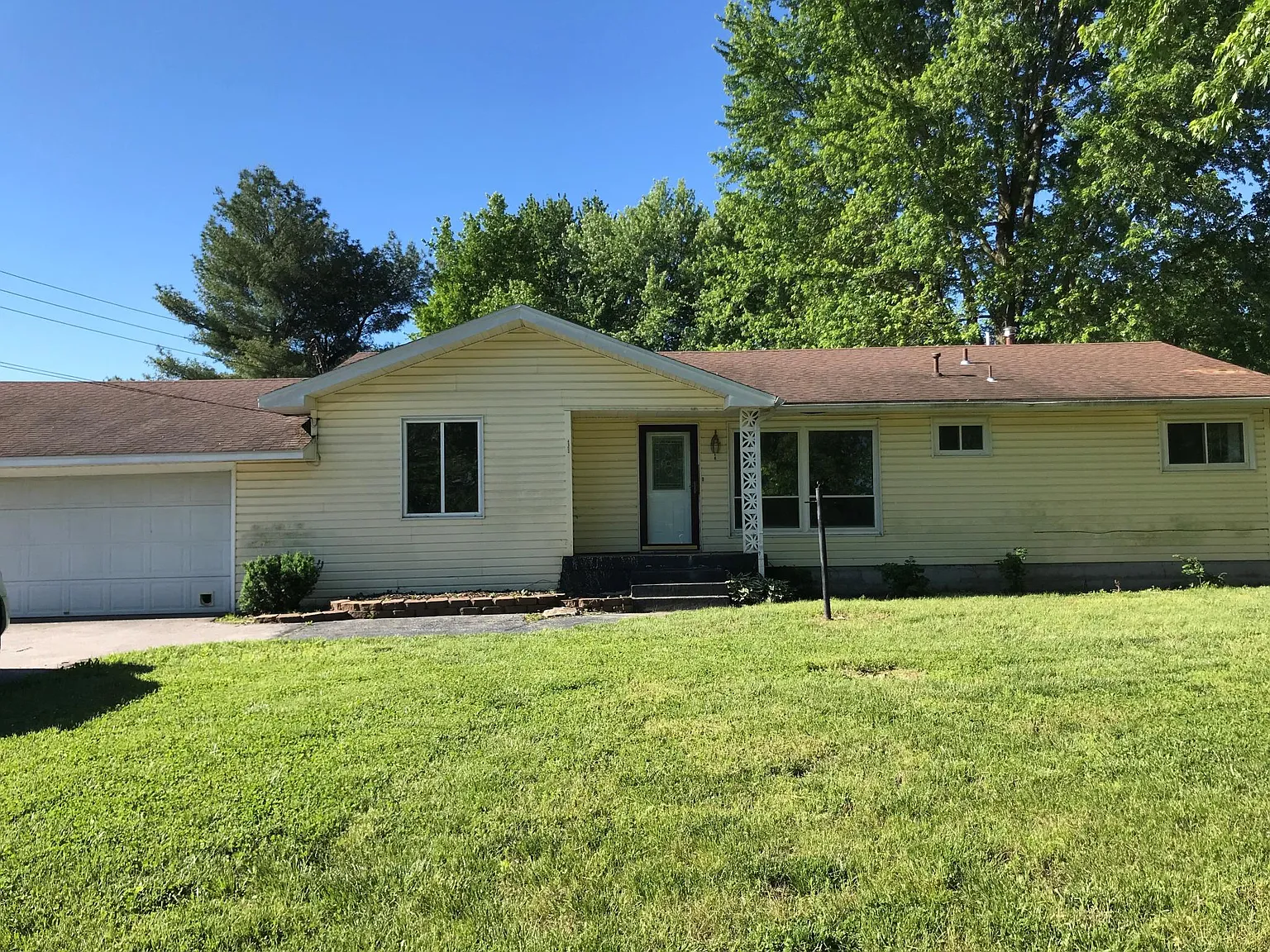 3 bed, 1438 sqft, $1,200 — Photo 1
