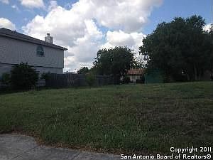4th image of 313 Ann Dr