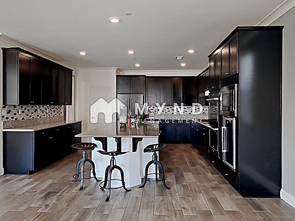 3rd image of 3302 Barbaresco Ct