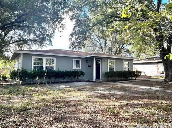 1016 E Randall St., Beeville 78102