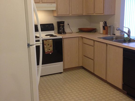 3rd image of 10410 192nd Street Ct E