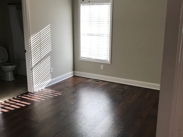 356 Catalpa Cir — Photo 5