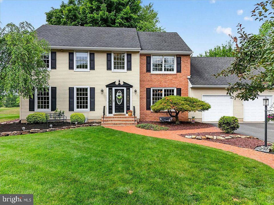1st image of 53 Wexford Dr