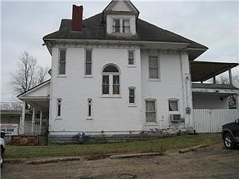 2nd image of 700 S Main St