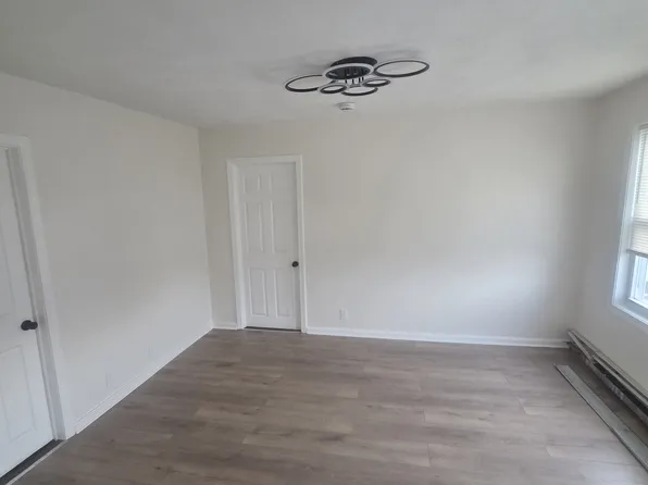 (undisclosed Address), Pawtucket, RI 02860