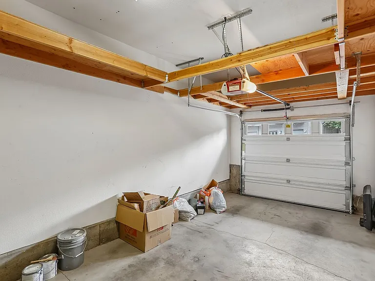 10805 NE Red Wing Way #201 — Photo 31