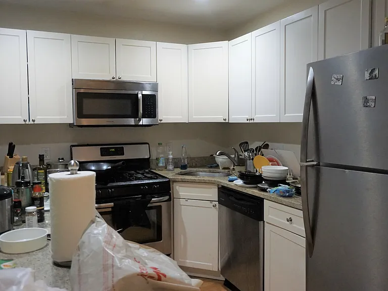 66 Egmont St #6 — Photo 5