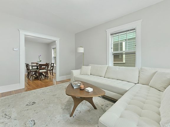 3rd image of 6 Brewer St #2