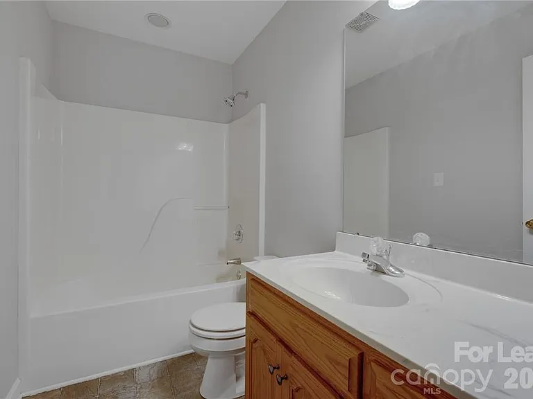 136 Trollingwood Ln — Photo 24