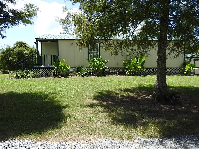 181 Sunrise Ln — Photo 1