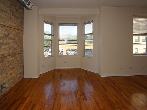 5th image of 2450 N Southport Ave #T3f2