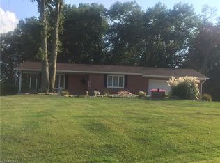 1710 Hillcrest Dr NW, Dover, OH 44622