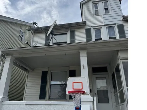 409 E Chestnut St, Coatesville, PA 19320
