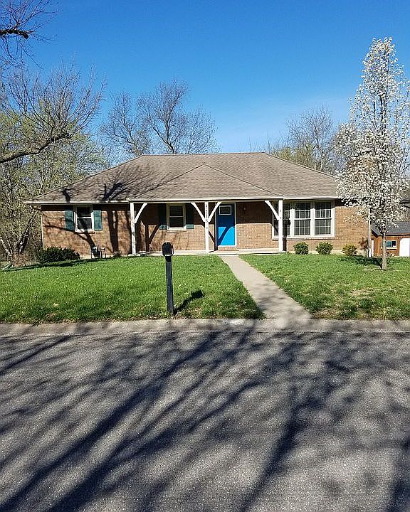 1st image of 3218 N 36th Ter