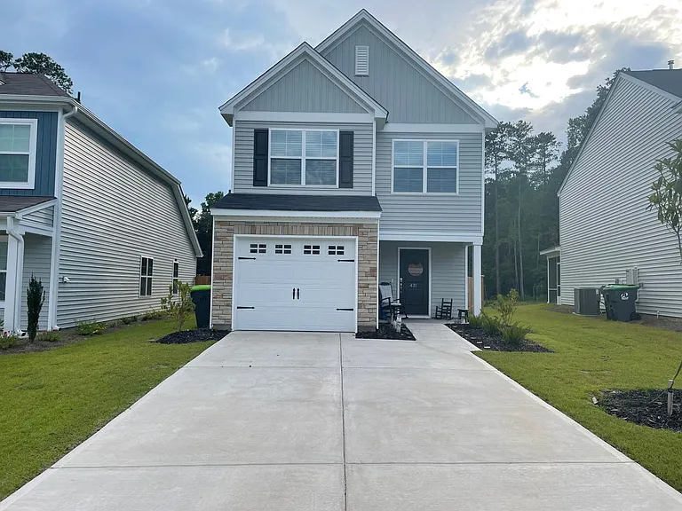 431 Kippen Ln — Photo 1