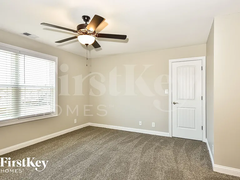 1045 Rushmore Rd — Photo 12