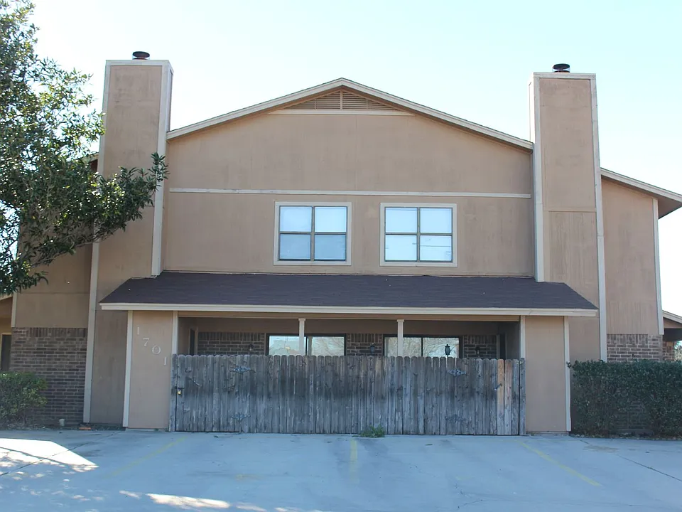 1701 Cedarview Circle