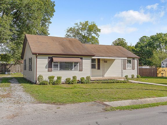 3rd image of 1723 Bagwell Ave