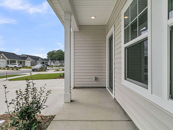 5th image of 950 Dusk Dr
