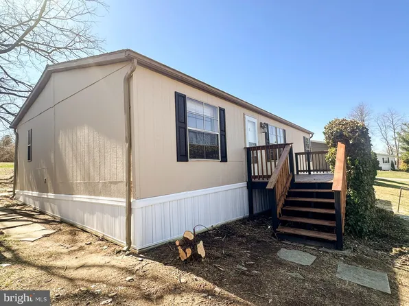 859 Circle Dr, Gap, PA 17527