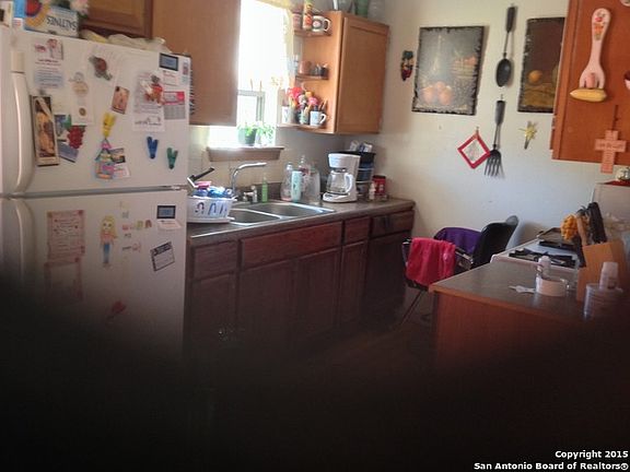 3rd image of 217 S San Eduardo Ave
