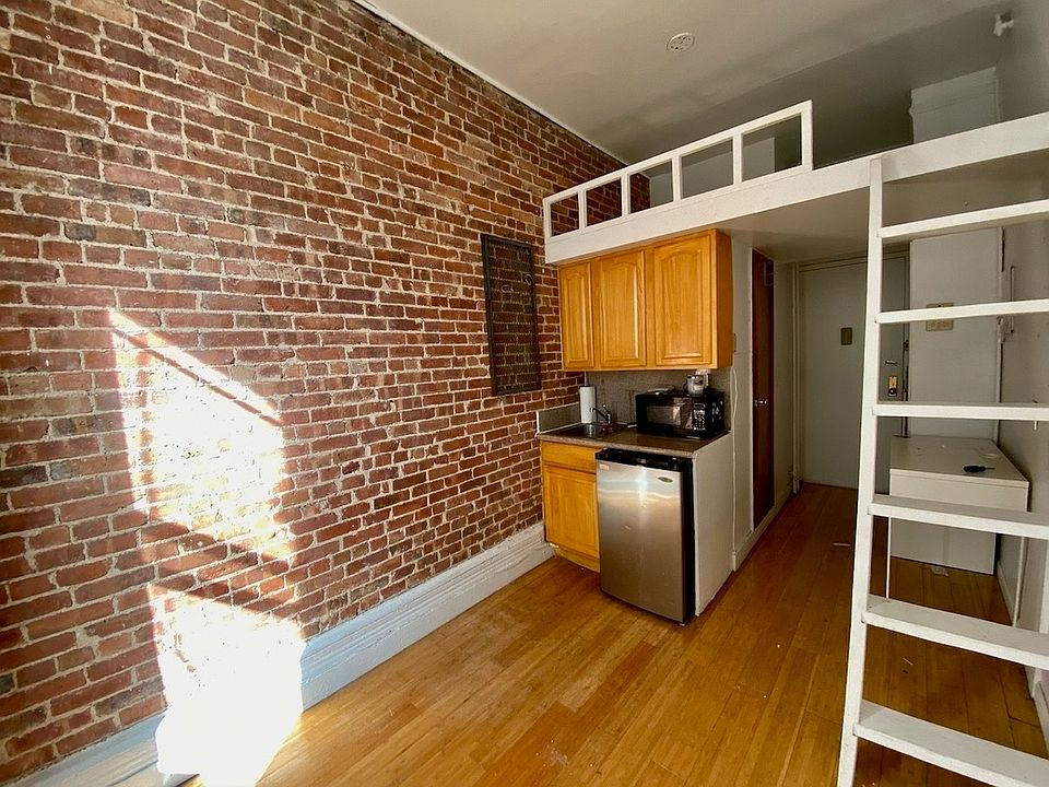 2nd image of 103 W 70th St APT 4D
