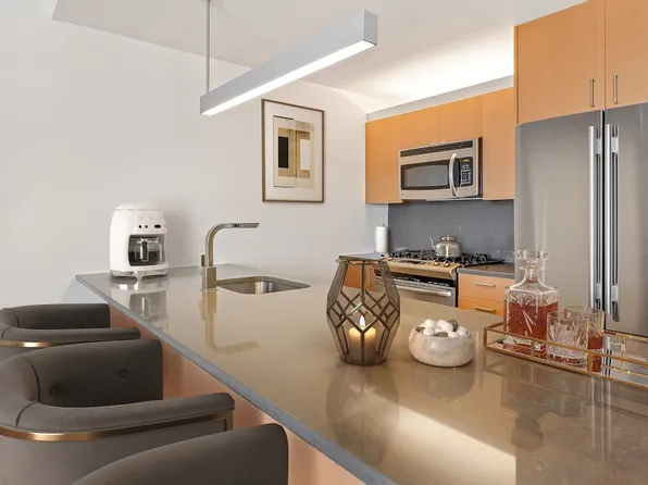 8 Spruce Street 48G image 2 of 18
