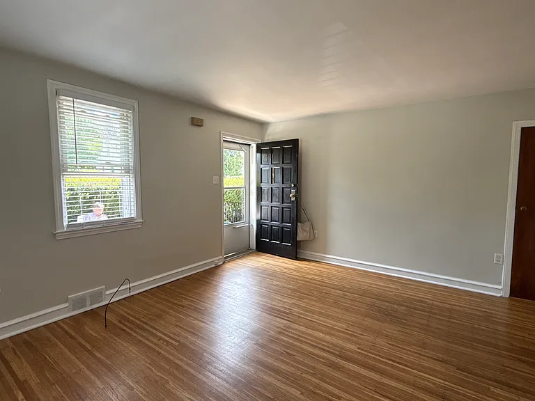 1576 Ferndale Ave #1 — Photo 12