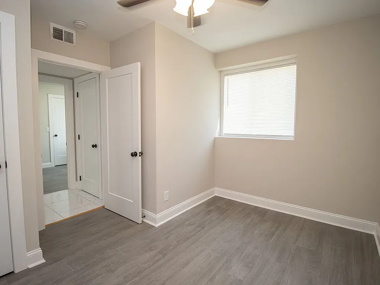 1840 Hampton Street — Photo 13