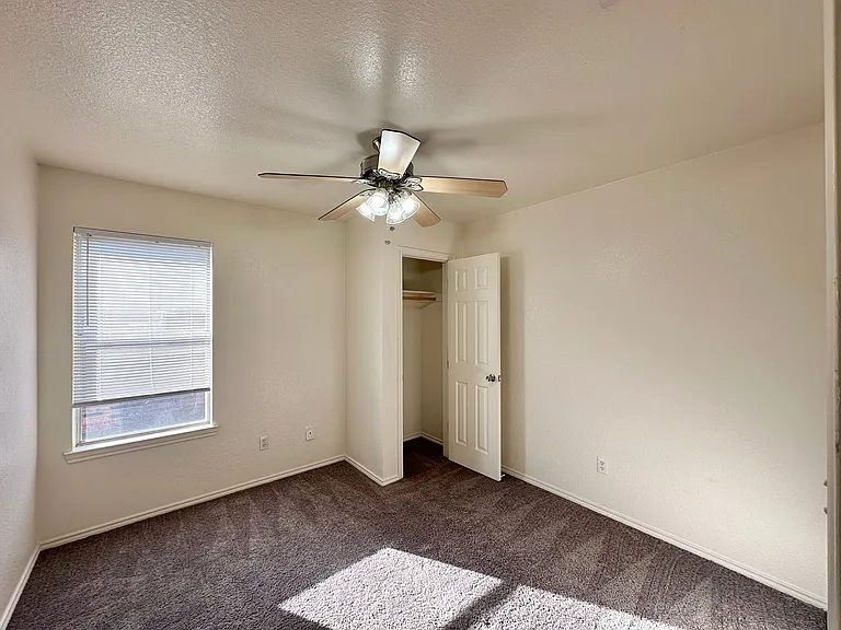 5007 John David Dr — Photo 13