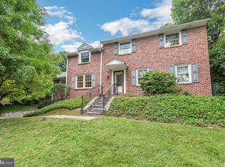 12 Oak Knoll Dr, Wallingford, PA 19086