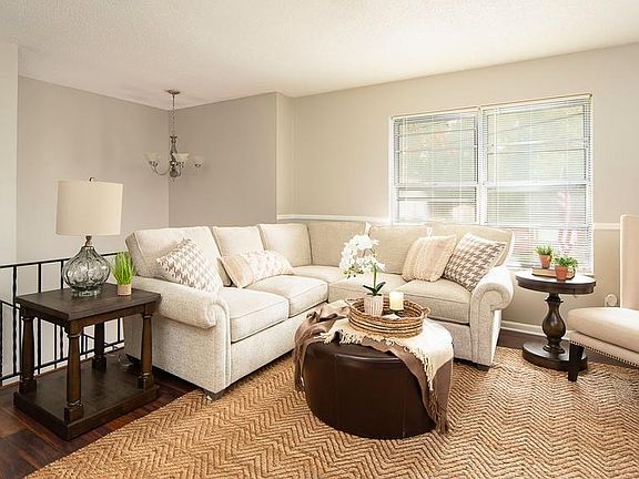 3rd image of 6401 Ellesmere Dr NW