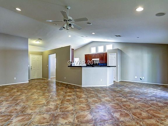 4th image of 1212 E El Campo Grande Ave