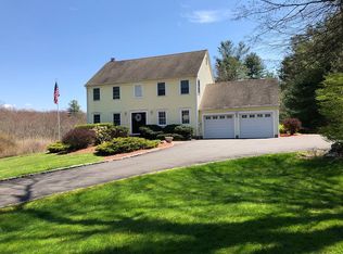 17 Cemetery Rd, Newtown, CT 06470