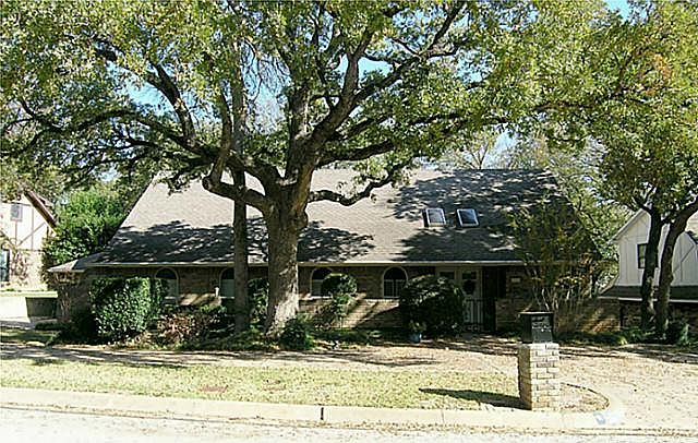 1st image of 2105 Wilson Dr