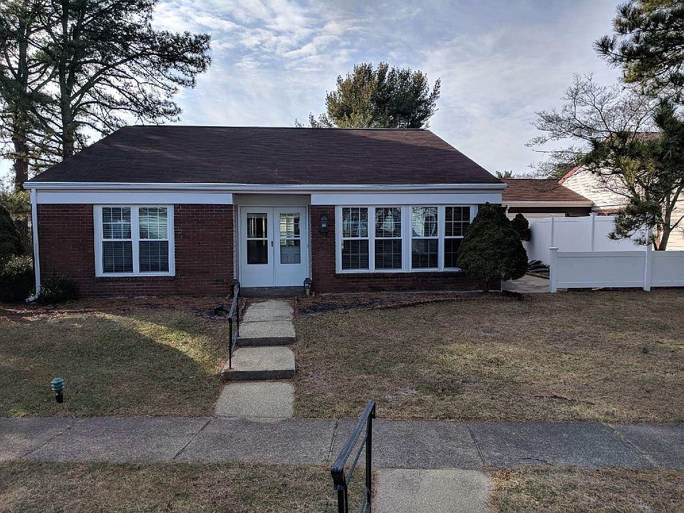 1st image of 476A Buckingham Dr